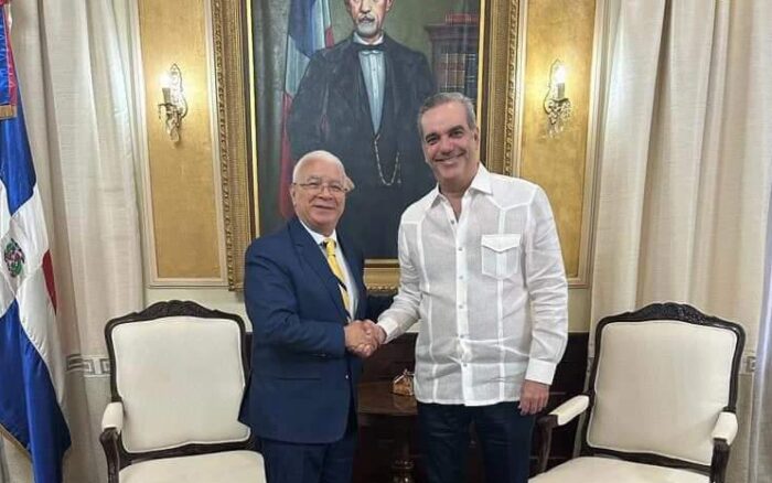 Tomás Hernández Alberto defiende gestión del Presidente Luis Abinader, y llama a valorar los avances del país