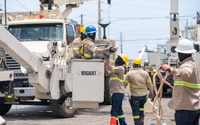 ETED alcanza 95 % de avance en estructuras del proyecto de reconducción de línea en Puerto Plata y ejecutará este sábado la tercera etapa