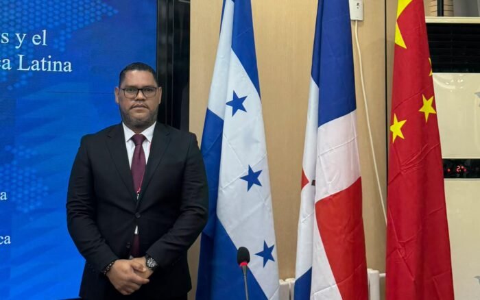 Kelvin Faña participa en prestigioso programa de capacitación sobre desarrollo turístico sostenible en China