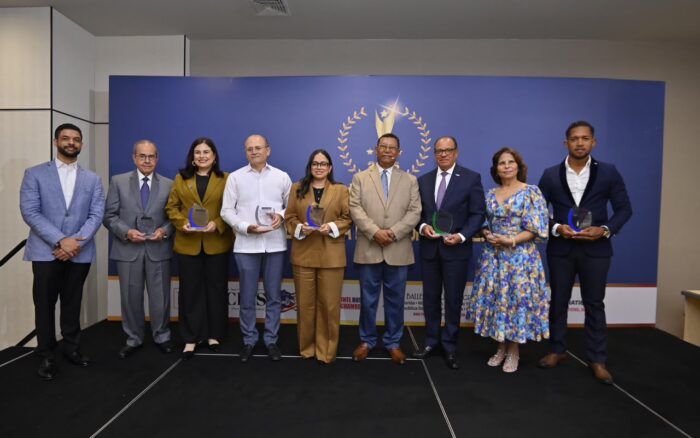 Restaurante ‘Amigos’ es reconocido por sus cuatro décadas de excelencia en el sector gastronómico