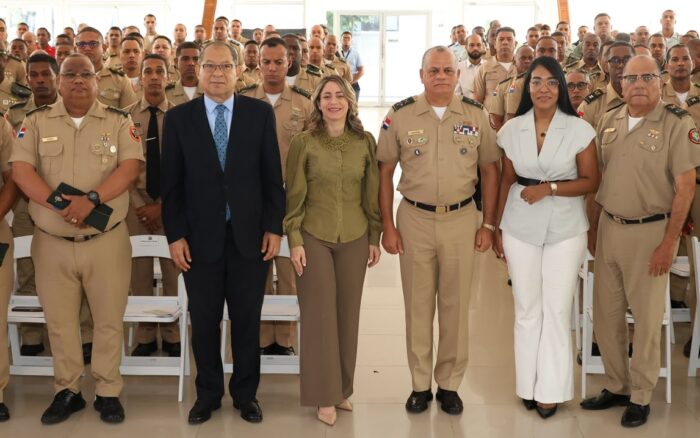 Defensa y Mujer impulsaron consulta nacional con cientos de hombres militares