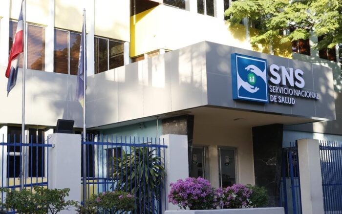SNS: hospitales operan con tres turnos de cuatro horas, no con tanda extendida