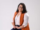 Periodista Gabriela Hungría presenta su libro Historias que se Cocinan