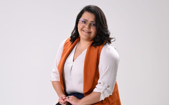 Periodista Gabriela Hungría presenta su libro Historias que se Cocinan