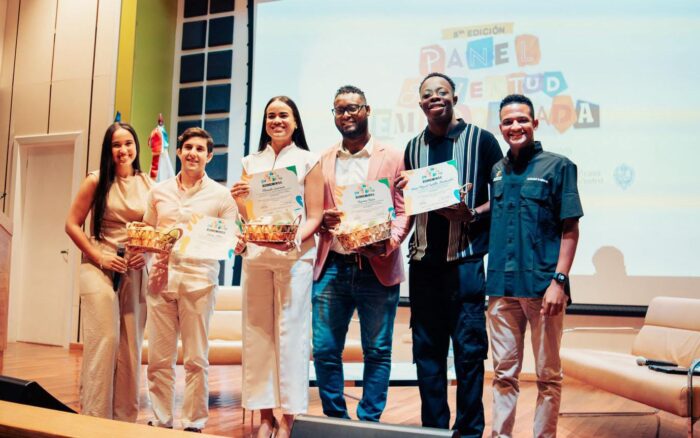 Octava edición del Panel Juventud Empoderada reúne líderes nacionales y reconoce a más de 100 jóvenes sobresalientes