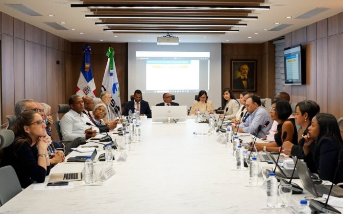 CNSS evalúa propuesta para la creación de un Fondo de Medicamentos de Alto Costo