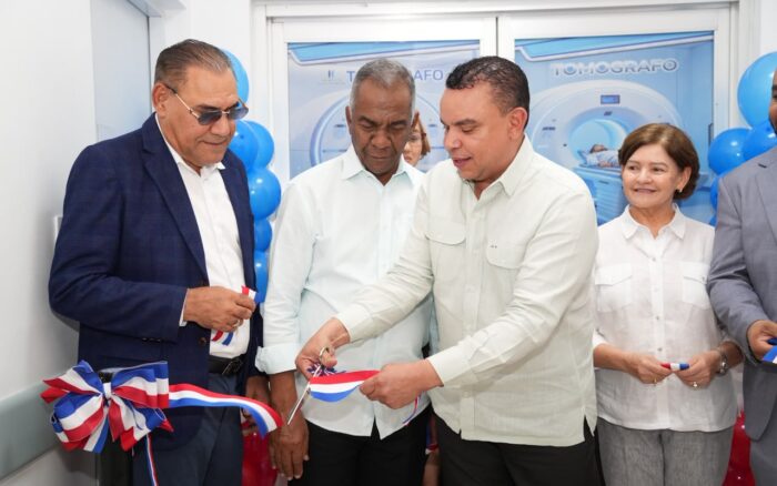 SNS entrega tomógrafo de última generación al Hospital Provincial Nuestra Señora de Regla en Baní