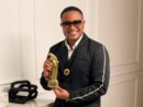 Christopher Peña se alza con el Premio ÀNTON como “Presentador de Farándula del Año”