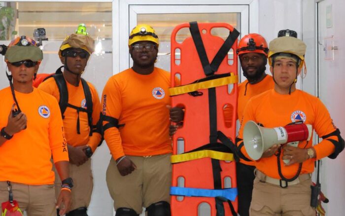 Director Defensa Civil felicita a voluntarios por labor durante Simulacro de Evacuación por Terremoto