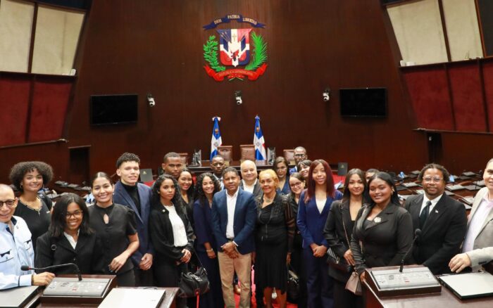 Estudiantes del ICOPER conocen de primera mano el trabajo legislativo en relaciones exteriores