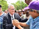Gonzalo Castillo se compromete a llevar a los hogares de San Pedro de Macorís el agua que hoy se pierde