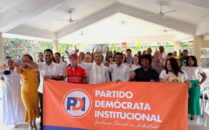 Ismael Reyes juramenta dirección municipal del PDI en Santo Domingo Oeste como parte de reestructuración partidaria