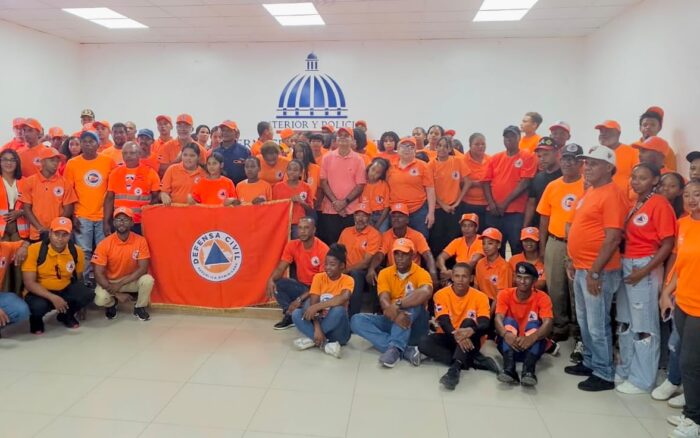 Director Defensa Civil continúa recorrido; se reúne con voluntarios en Elías Piña y San Juan