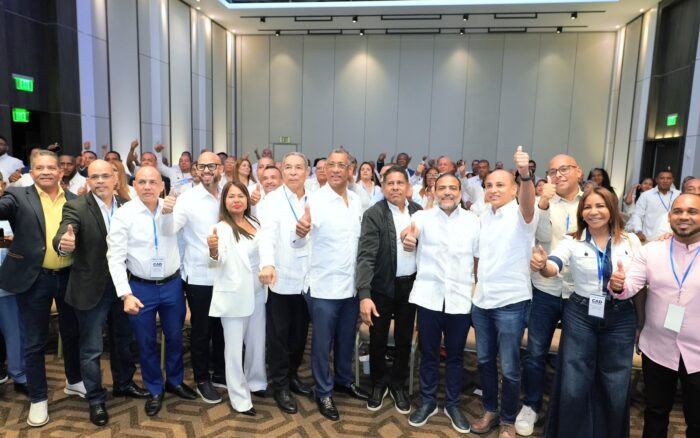 Equipo político de David Collado conforma estructura en las tres circunscripciones del exterior