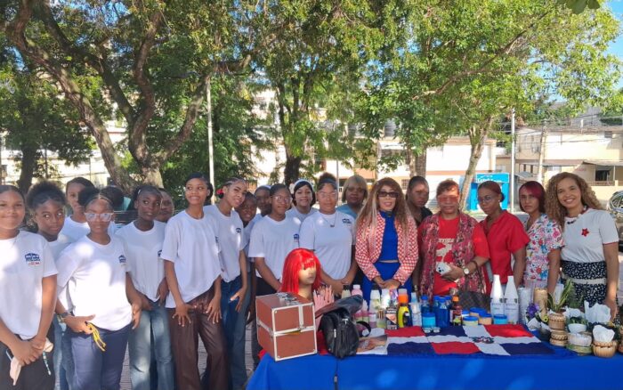 Feria ASDO 2026 exhibe talento emprendedor en Santo Domingo Oeste