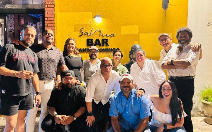 Sabina Bar celebra 14 años como templo de la bohemia y la música en la Ciudad Colonial