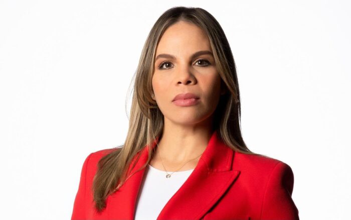 María Cristina Rodríguez es nominada como Presentadora de Noticias en Premios La Flor 2026