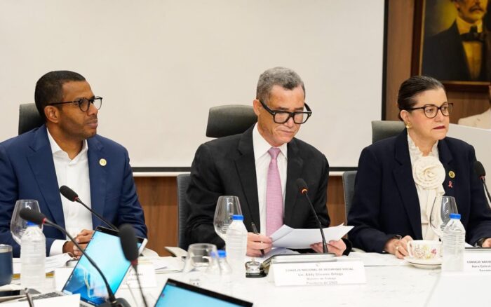 CNSS logra cobertura del 100 % para 13 medicamentos de alto costo mediante el FOMAC