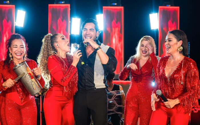 Dr. Marcos Pumarol celebra junto a “Las Chicas El Reencuentro”
