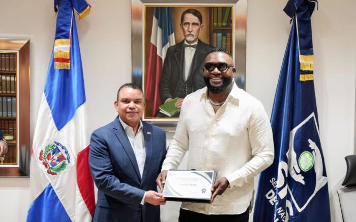 David Ortiz invita a la ciudadanía a participar en la gran Caminata por la Salud Mental