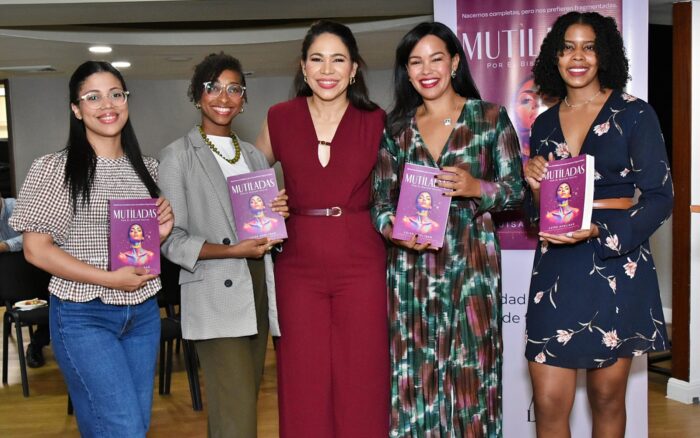 Luisa Apolinar presentó Mutiladas, su segunda novela, un spin-off de El 50% de este libro es verdad